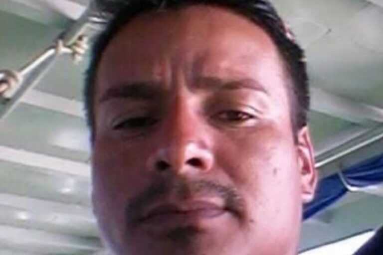 Homem mata mulher com golpes de terçado na frente da filha no AM homem-mata-mulher-com-golpes-de-tercado-na-frente-da-filha-no-am
