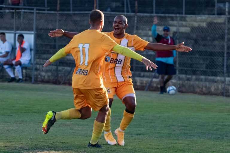Brasiliense vence o CRAC e assegura a chefia do Grupo A5 na Série D brasiliense-vence-o-crac-e-garante-a-lideranca-do-grupo-a5-na-serie-d